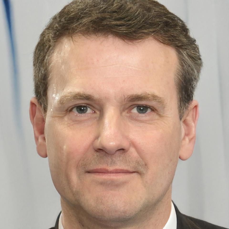 Portrait d'Étienne Rousseau, Directeur Créatif chez myrexoslor